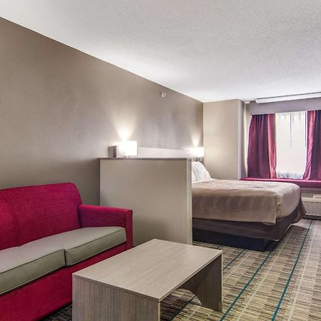 Quality Inn & Suites Grove City-Outlet Mall 외부 사진