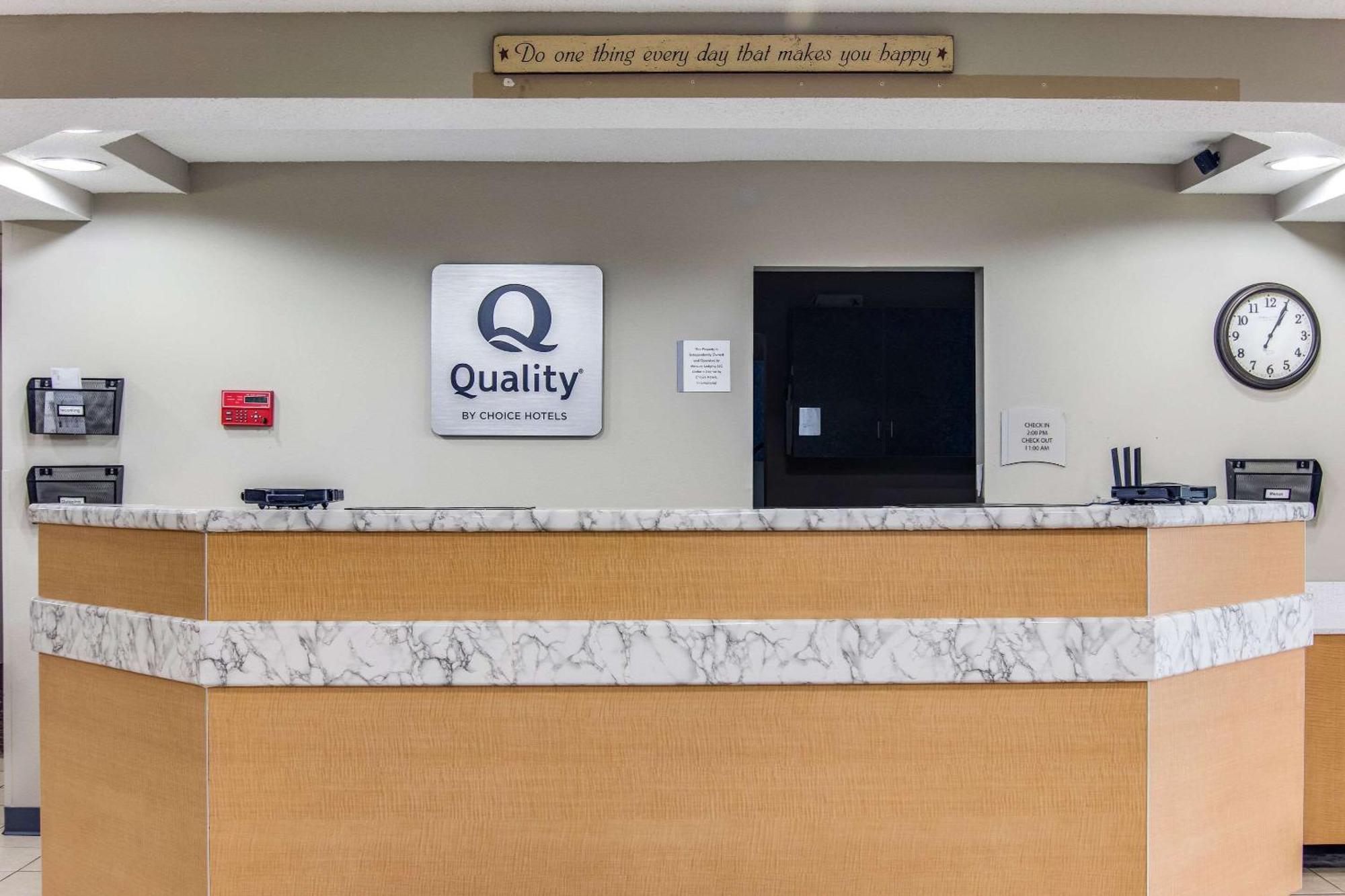 Quality Inn & Suites Grove City-Outlet Mall 외부 사진
